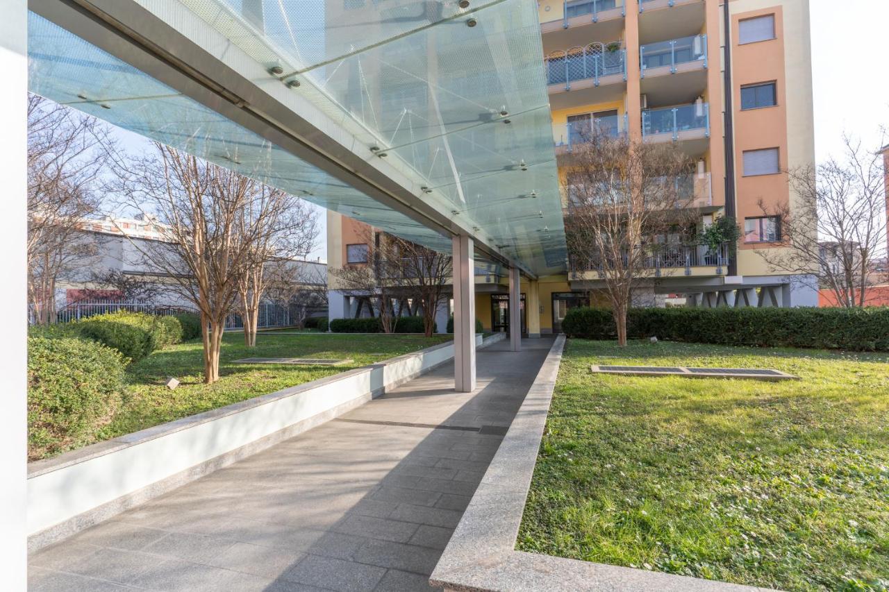 The Best Rent - Bright One-bedroom In Precotto Area Appartamento